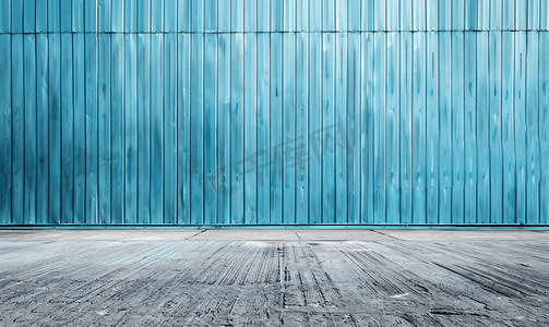 仓库空外墙由蓝色波纹金属纹理表面或镀锌钢墙工业厂房不锈钢金属地板纹理金属背景无缝