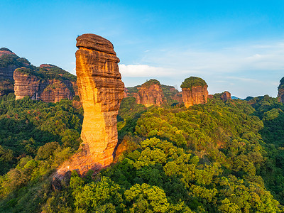 广东韶关丹霞山夕阳时分丛林美景
