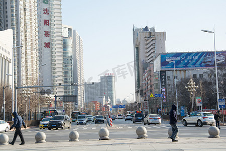 城市中心冬天路口