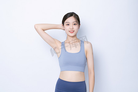 身穿运动内衣的美女肖像