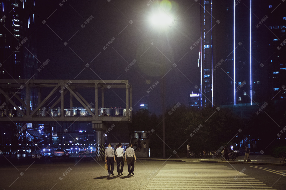 城市夜晚，回家的路上|摄影|人文/纪实摄影|云雀设计摄影 - 原创作品 - 站酷 (ZCOOL)