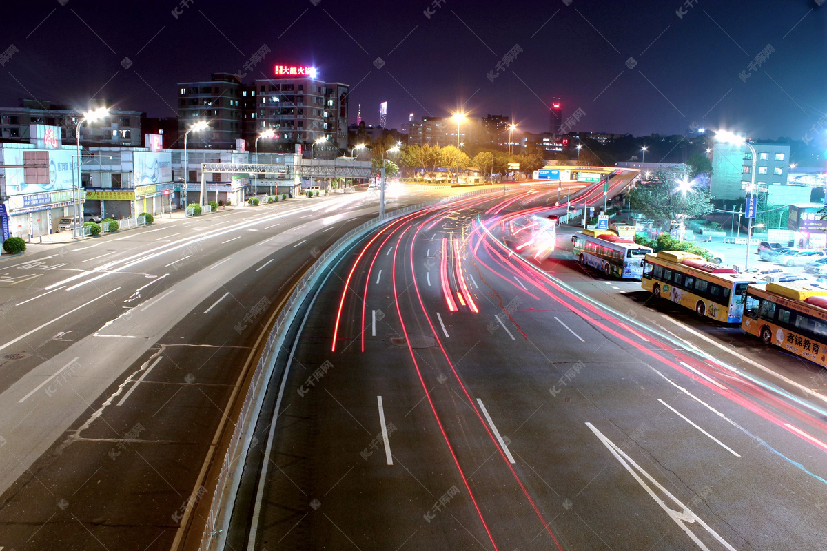 傍晚的高速公路和城市高清图片免费下载-高清图片-php中文网源码