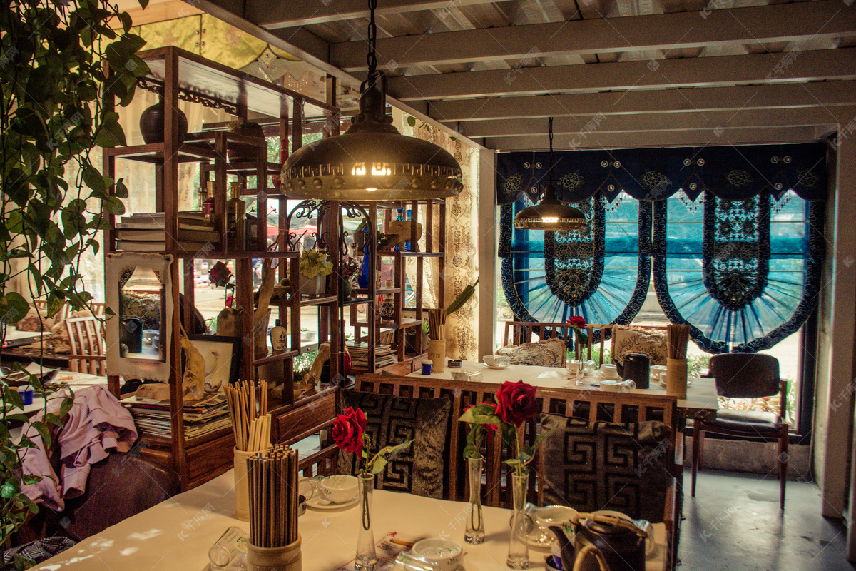 浪漫氛围餐厅陈设