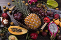 水果菠萝木瓜摄影图