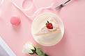 草莓奶油蛋糕摄影图