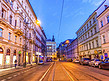 布拉格的街道夜景和建筑摄影图