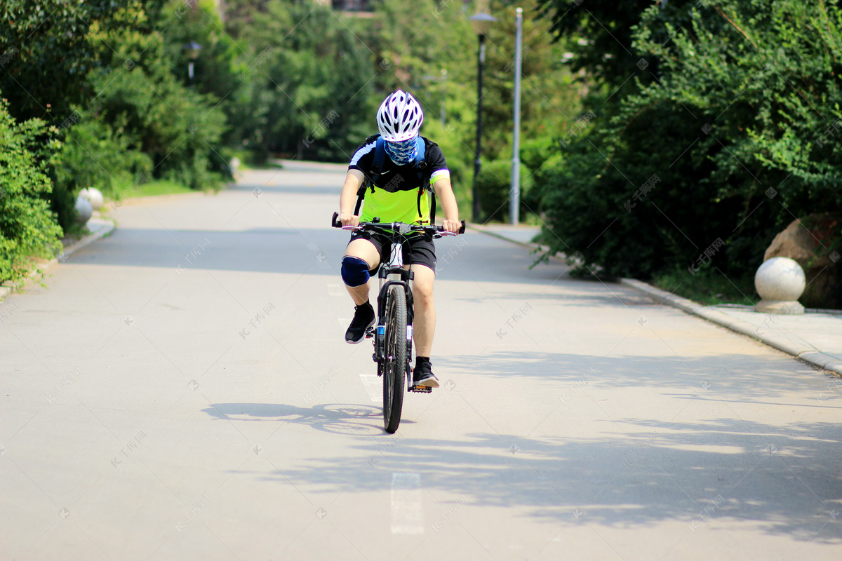 赤裸自行车比赛在塞萨罗尼基-希腊 编辑类照片. 图片 包括有 乘驾, 街道, 乐趣, 运输, 裸体, 演示 - 35054476