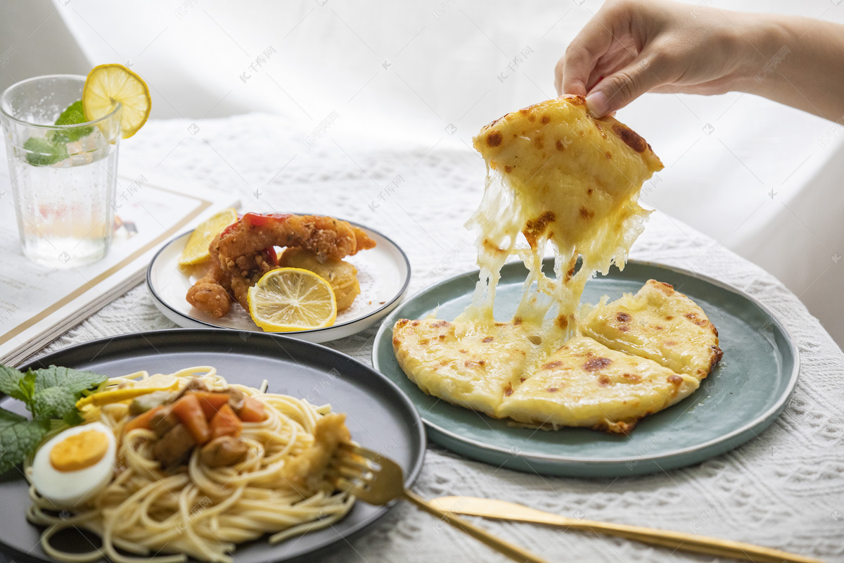 意式萨拉米芝心披萨怎么做_意式萨拉米芝心披萨的做法_yiyi妈妈_豆果美食