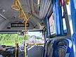 公交车窗外的风景摄影图