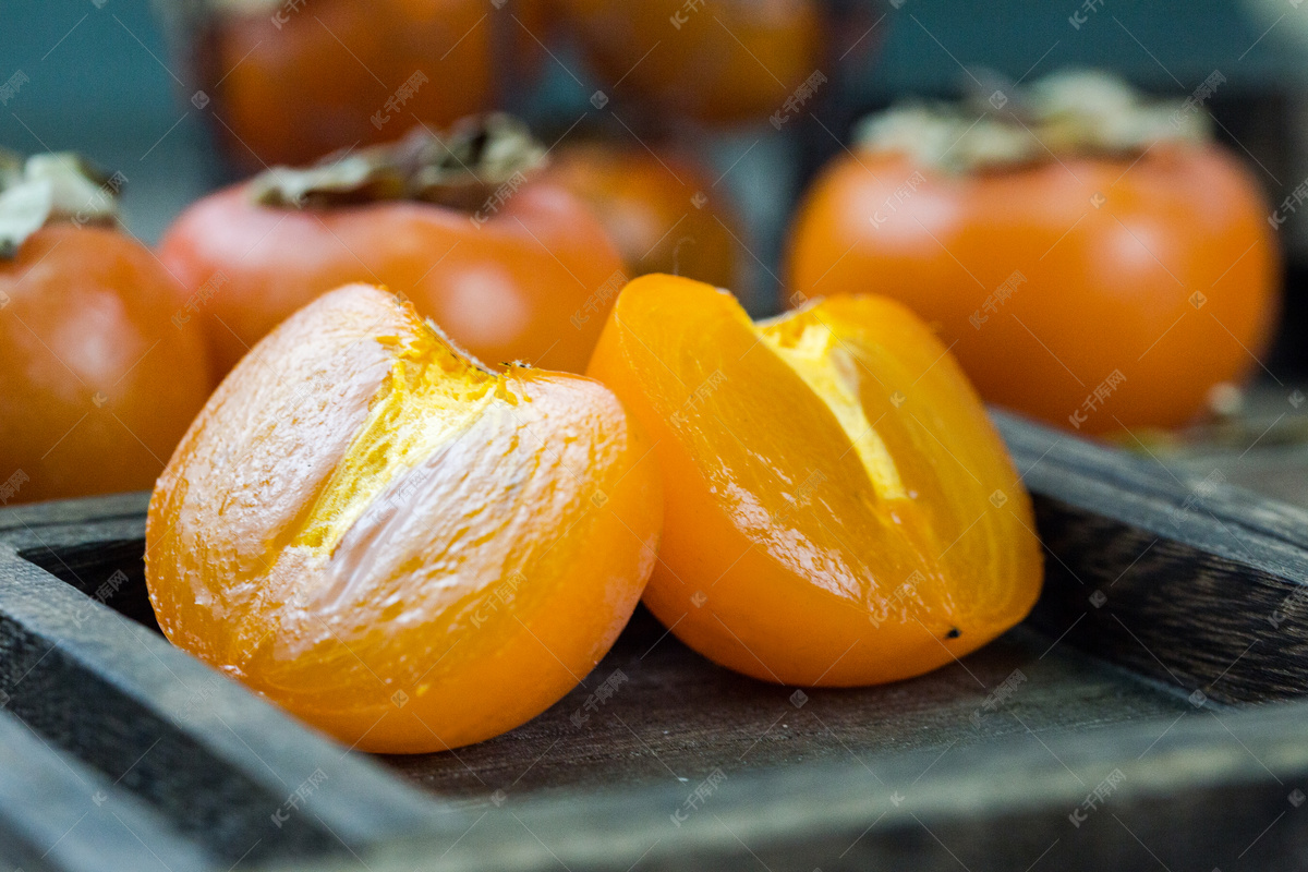 秋天熟透了的柿子高清图片下载-正版图片500641720-摄图网