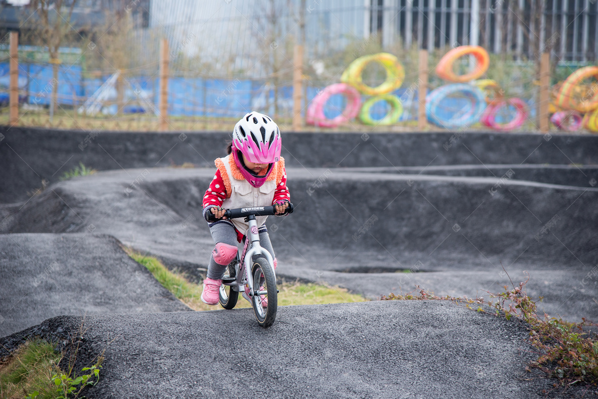 “六一”的正确打开方式 风笙儿童自行车训练场正式开放 - 骑行 - 骑行家 - 专业自行车全媒体