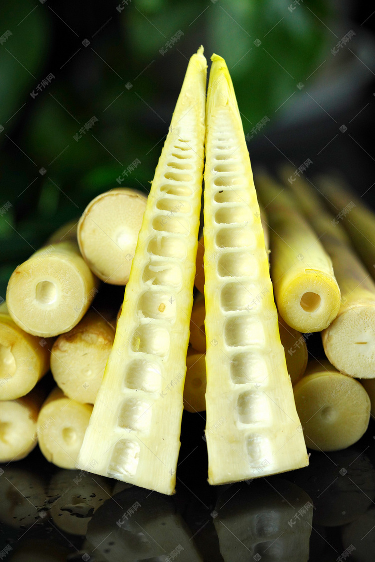 餐饮食材鲜竹笋摄影图