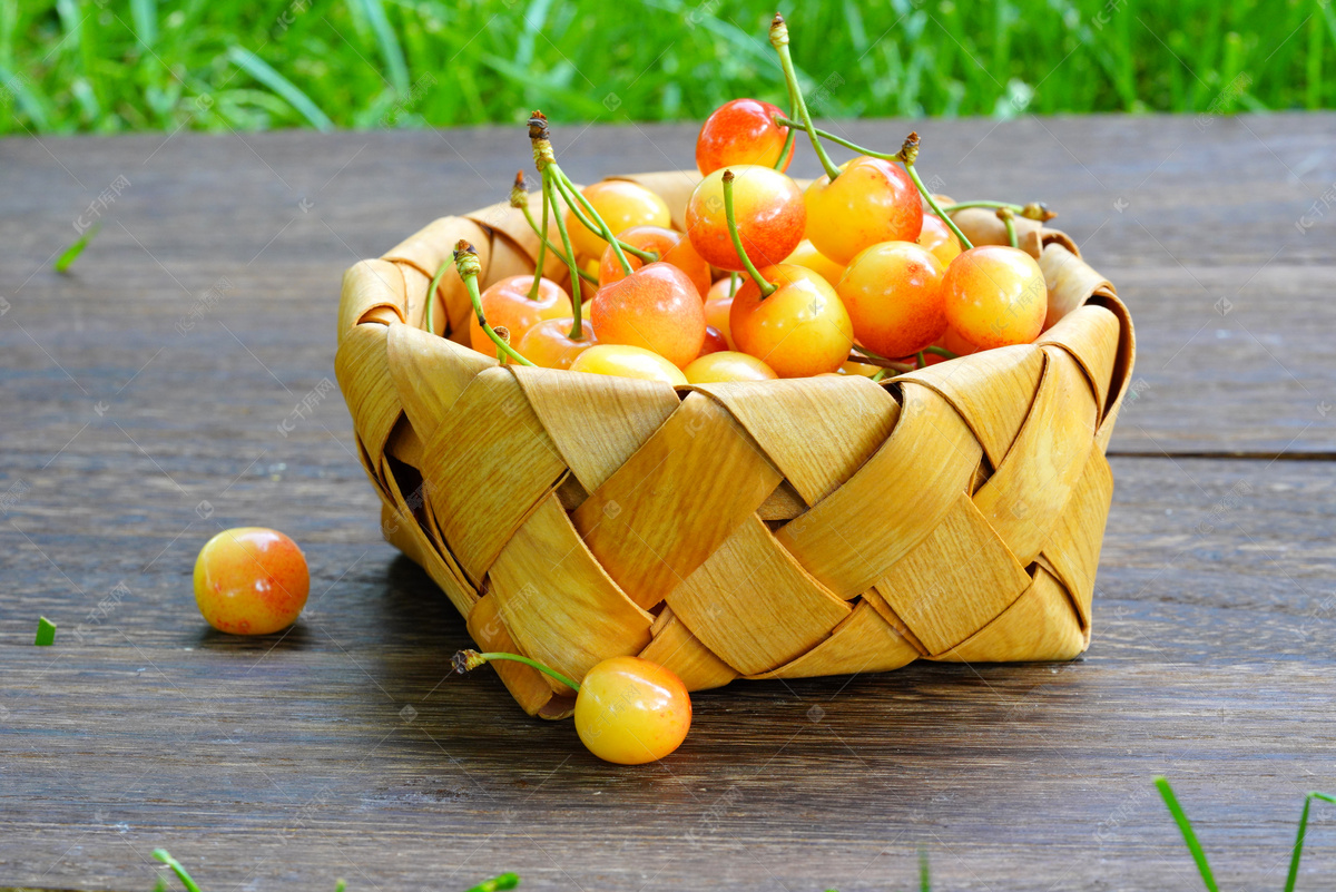 一篮美味水果雷尼樱桃