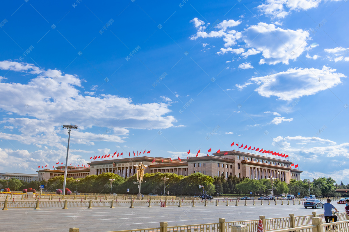 蓝天白云下的人民大会堂摄影图高清摄影大图-千库网