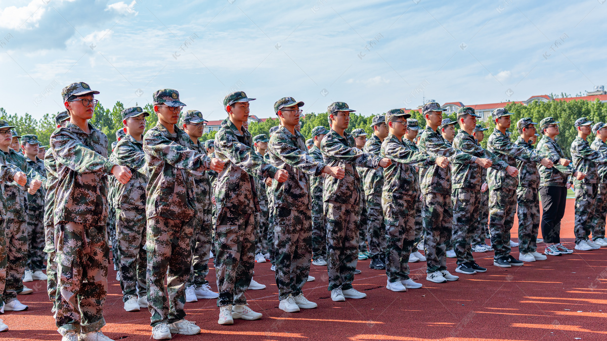 大學生軍訓高清攝影大圖-千庫網