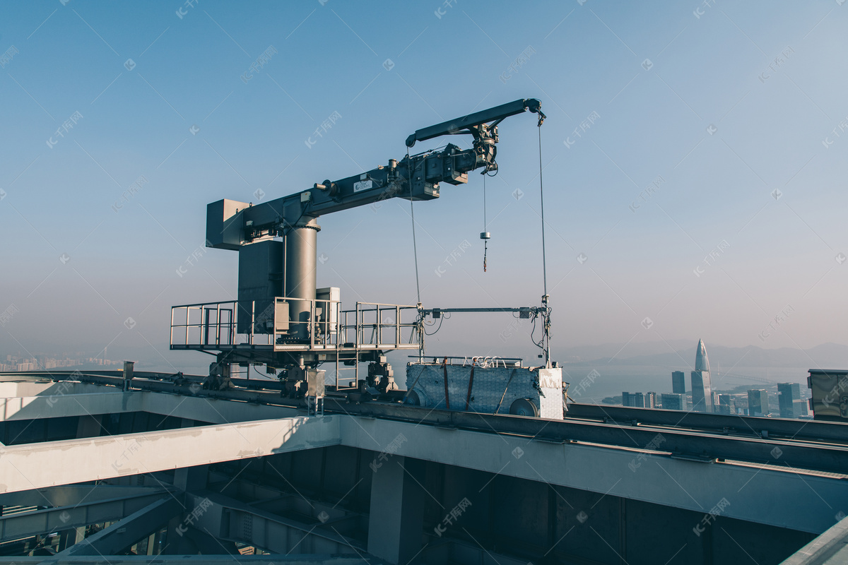 楼顶的吊机