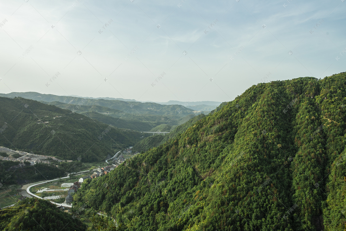 【大山下的村庄摄影图片】四川风光摄影_太平洋电脑网摄影部落