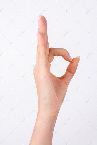 人物白天手白背景ok手势摄影图配图