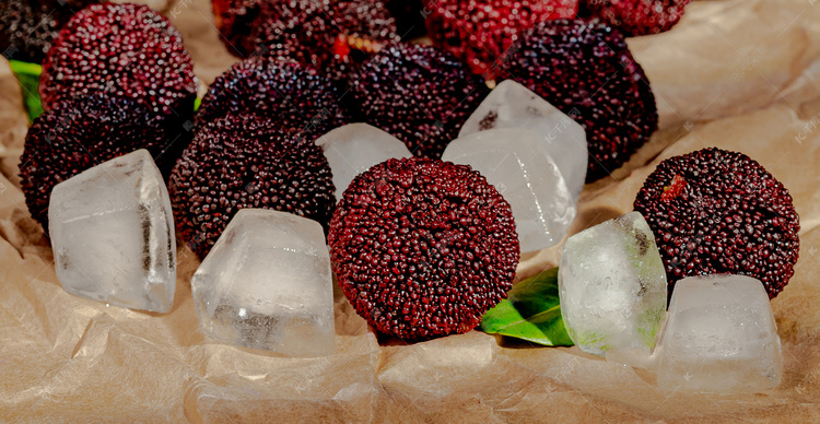 夏天当季水果白天若干杨梅室内静物摆拍摄影图配图