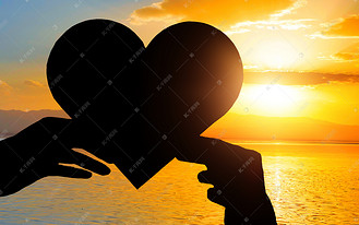 情人节七夕爱心情人节爱心剪影合成