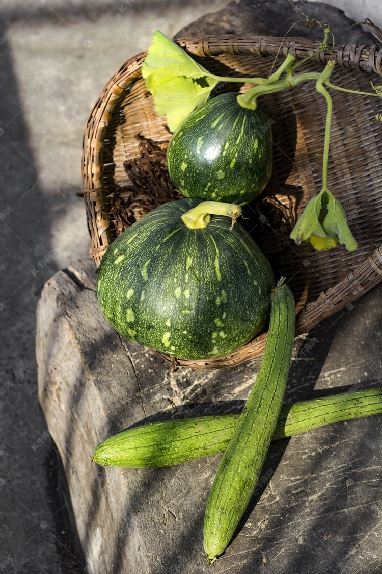蔬菜晌午绿色南瓜有机蔬菜餐饮美食摄影图配图