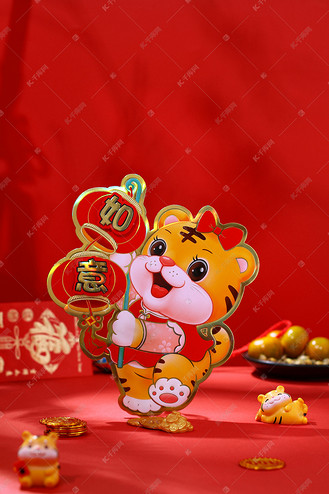 过年春节窗贴卡通老虎红色背景摄影图配图