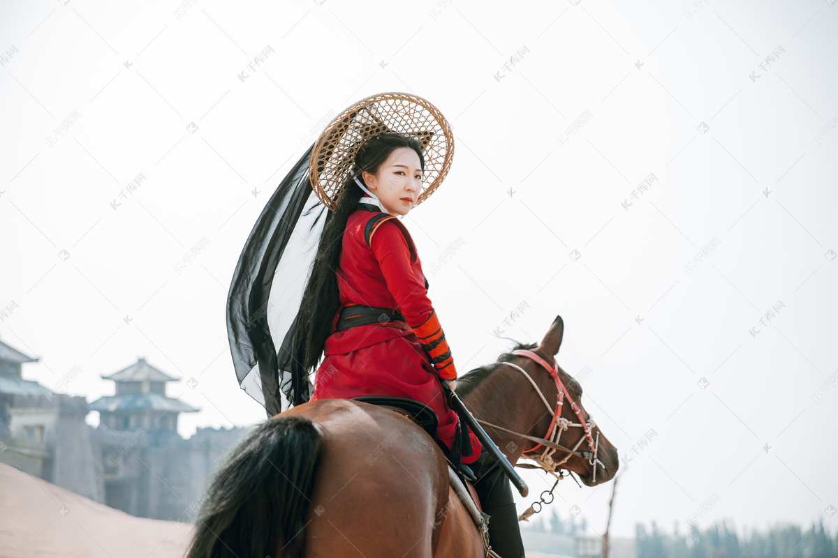 古装仕女骑马图图片素材-编号11014782-图行天下