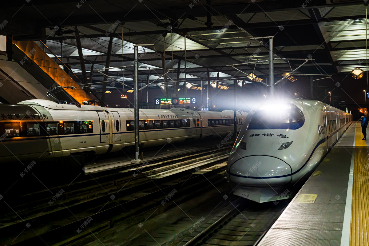 火车站夜景|摄影|人文/纪实|这个小明 - 原创作品 - 站酷 (ZCOOL)