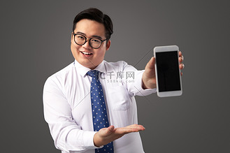 举着手机图片_举着手机设计图片素材大全-千库网