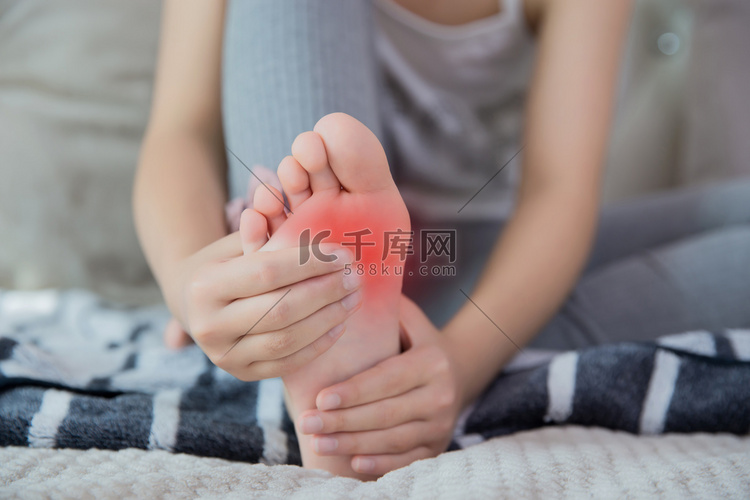 脚疼脚治疗病症疼痛摄影图配图高清摄影大图-千库网