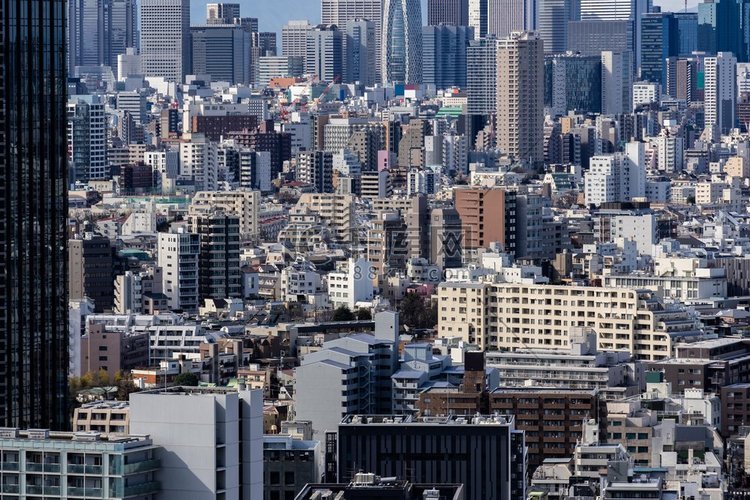 东京新宿区的东京天际线和摩天大楼的鸟瞰图。高清摄影大图-千库网