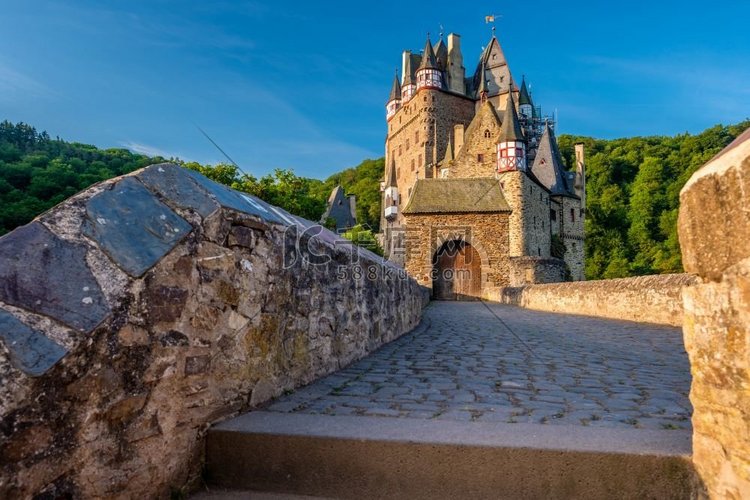 德国莱茵兰普法尔茨州的 Burg Eltz 城堡。高清摄影大图千库网