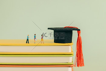 学士帽图片素材高考加油学士帽静物微缩创意摄影图配图