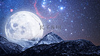 中秋雪山高峰圆月月亮夜晚月亮山川中秋节赏月摄影图配图