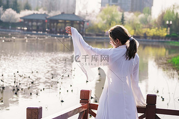 古风美女唯美古风氛围感美女摄影图配图