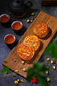 美食中秋月饼餐饮美食传统摄影图配图