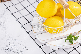 柠檬清新风格水果静物摄影图配图