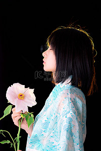 木刻牡丹花摄影照片神明少女白天和服少女室内手拿牡丹花摄影图配图