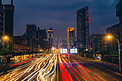 武汉城市光绘夜晚交通解放大道慢门摄影图配图