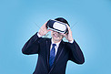 人像眼镜VR科技虚拟摄影图配图