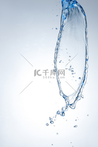 溅起的水花