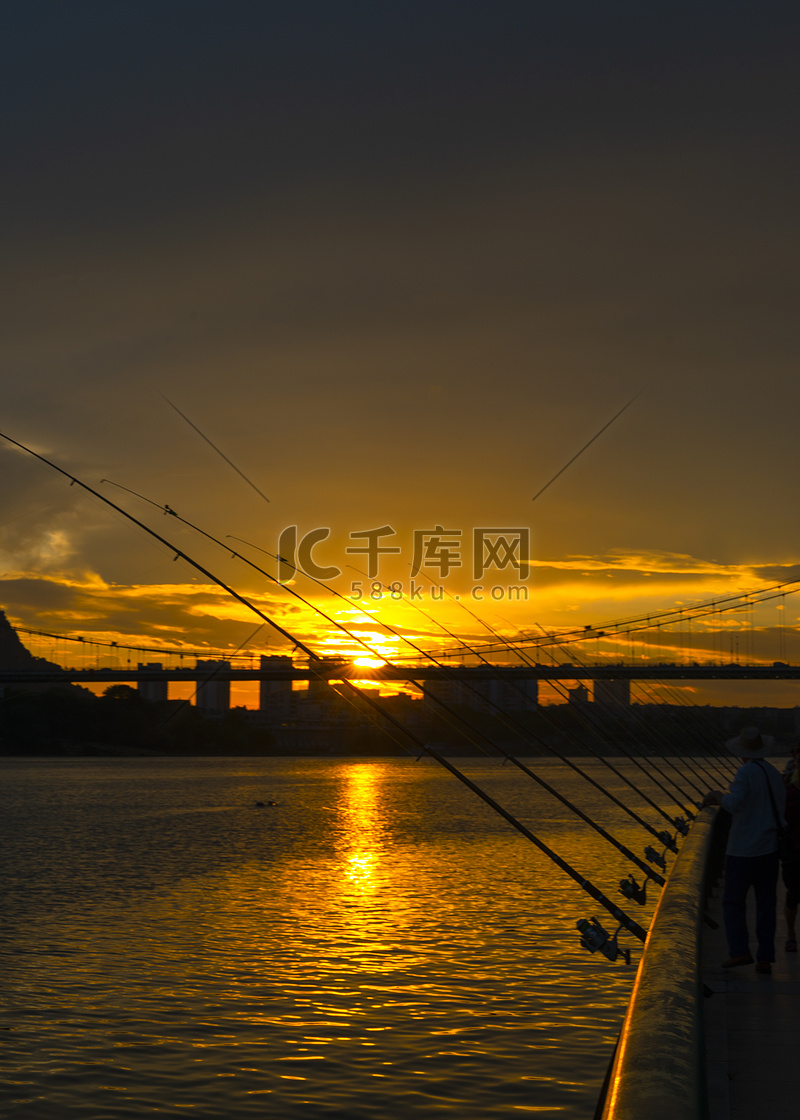 夕阳 