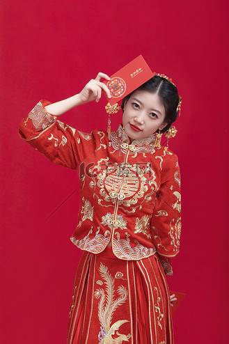 婚纱婚礼结婚红底俏皮摄影图配图