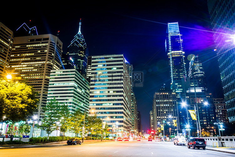 modern-buildings-at-night-in-center-city-philadelphia-pennsyl