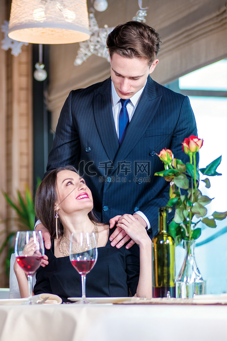 Collaborative Evening Romantic Dinner In The Restaurant Young Couple pin-by-amanda-frb-on-bodas-de-rosas-romantic-places-beautiful-places