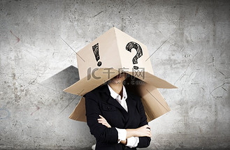 四四方方的图片素材_面目全非的女人.