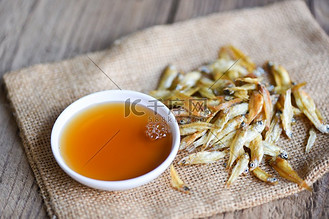 白碗鱼露小鱼干发酵食品茶叶与健康的海鲜结合味觉盛宴