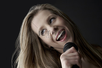 黑色人物唱歌图片_黑色人物唱歌素材-黑色人物唱歌图片大全-千库网