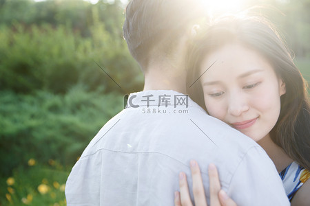 浪漫情侣高清摄影大图-千库网