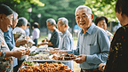 亚洲老年早退团在绿色公园户外烧烤吃喝